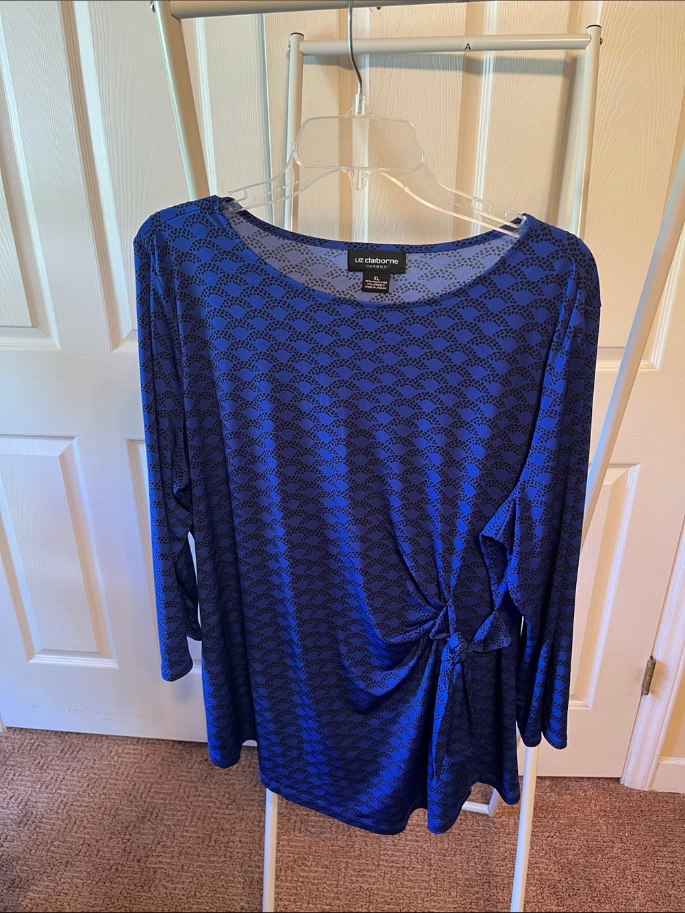 Liz Claiborne Royal Blue Patterned Tie-Side Long Sleeve Top PTP 26” L 29”